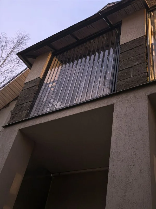 Остекление балкона загородного дома
